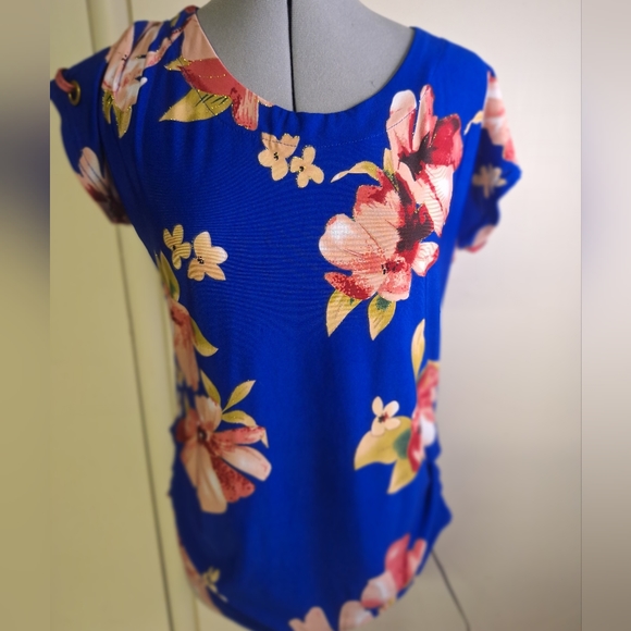 Jon & Anna Royal Blue Floral Top Size Small - Picture 2 of 8